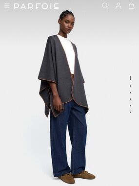 PARFOIS Poncho - Charcoal Grey Knit With Contrasting Stitching Detail (One Size)